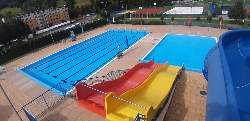 Swimming pool