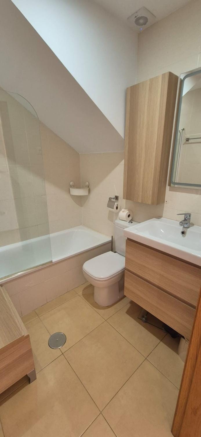 Shower, Toilet, Bathroom, Bath