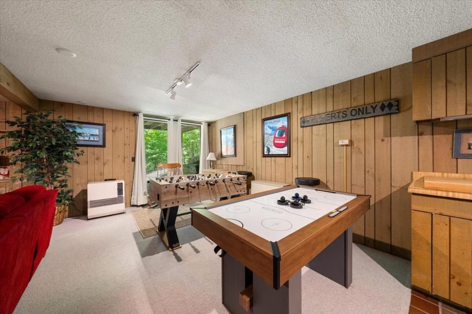 North Conway Ski Townhouse Near White Mountains Apartment in North Conway