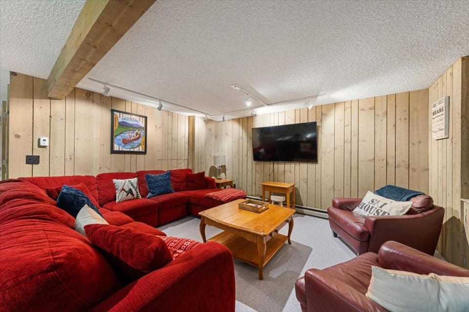North Conway Ski Townhouse Near White Mountains Apartment in North Conway