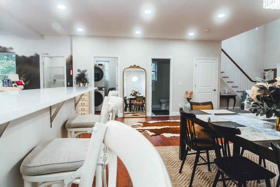 Beach Retreat 4900 Sqft, F1 VR Sim, Up to 21 guests House in Long Branch