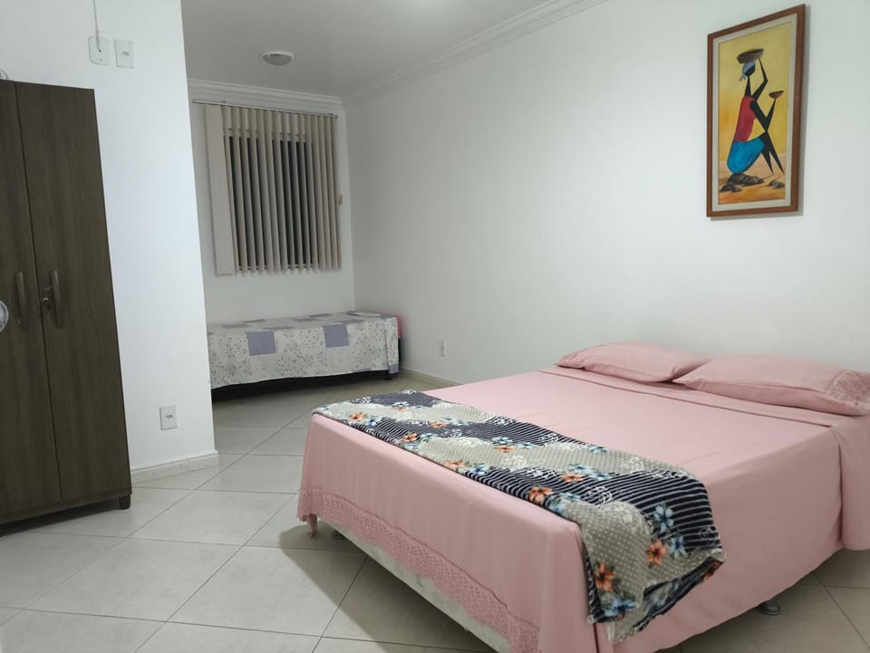 Bed, TV and multimedia, Photo of the whole room, Bedroom, locker