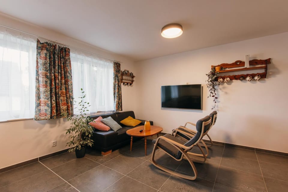 Communal lounge/ TV room, Living room