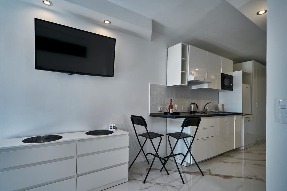 TV and multimedia, Kitchen or kitchenette