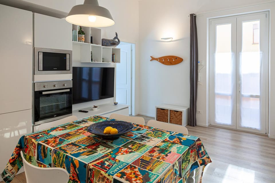TV and multimedia, Dining area
