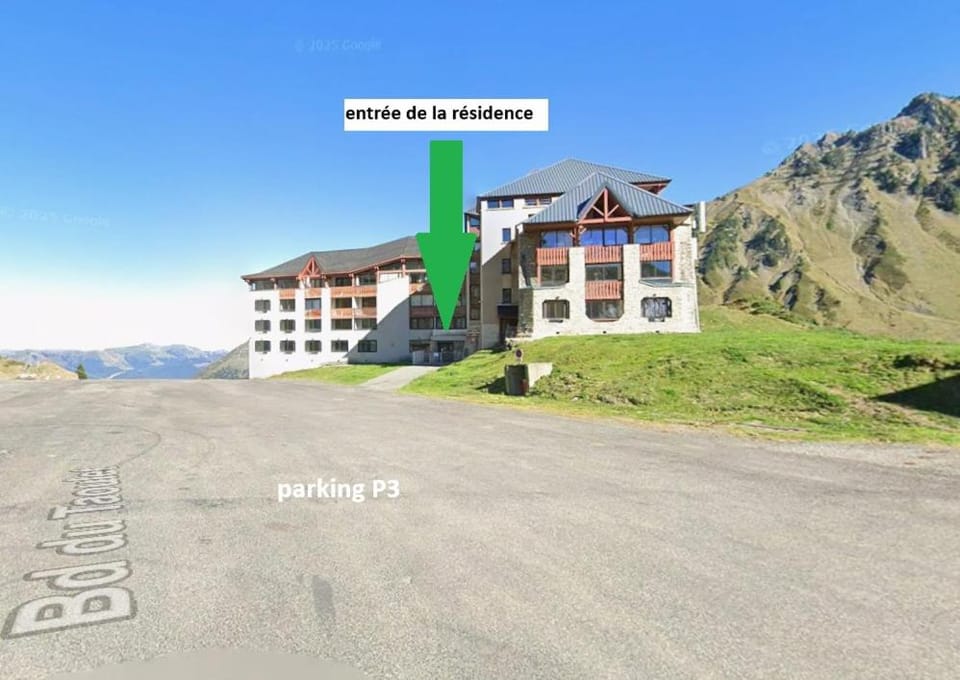 Property building, Parking