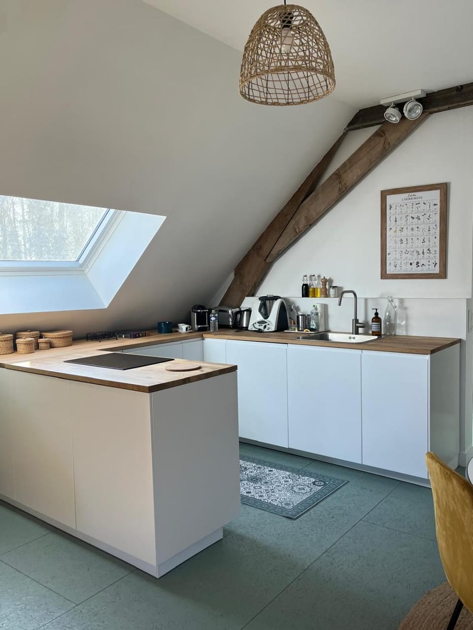 Kitchen or kitchenette