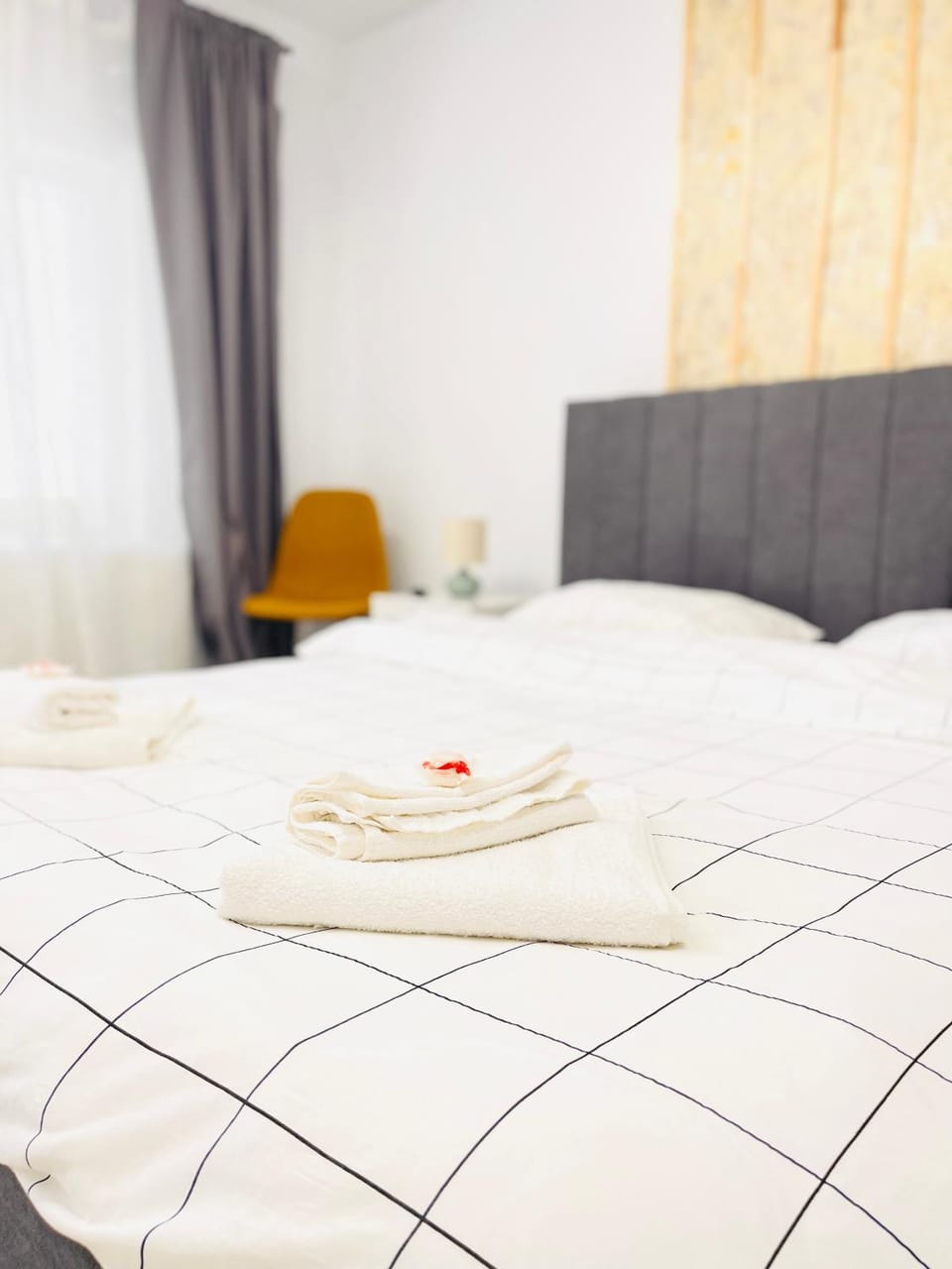 Bed, Photo of the whole room, Bedroom, towels