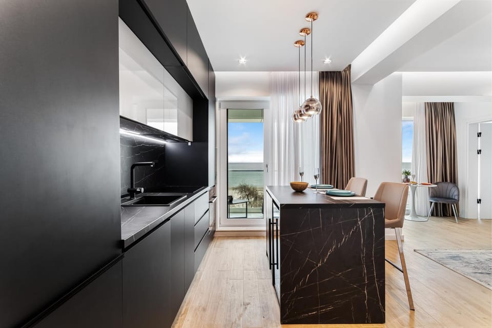 Kitchen or kitchenette, Living room