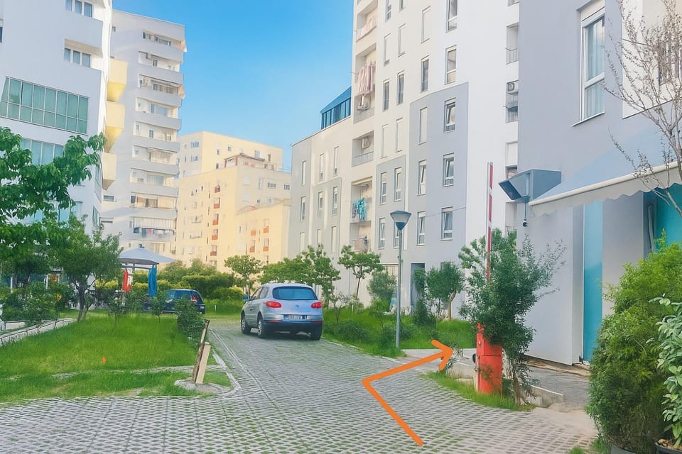 Property building, Neighbourhood