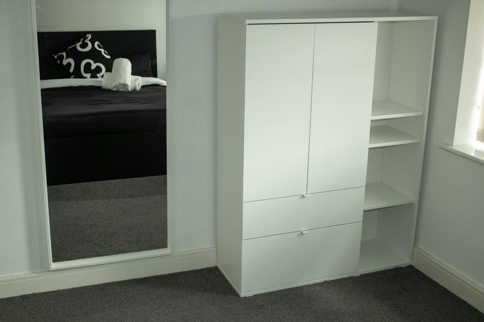 hair dryier, wardrobe