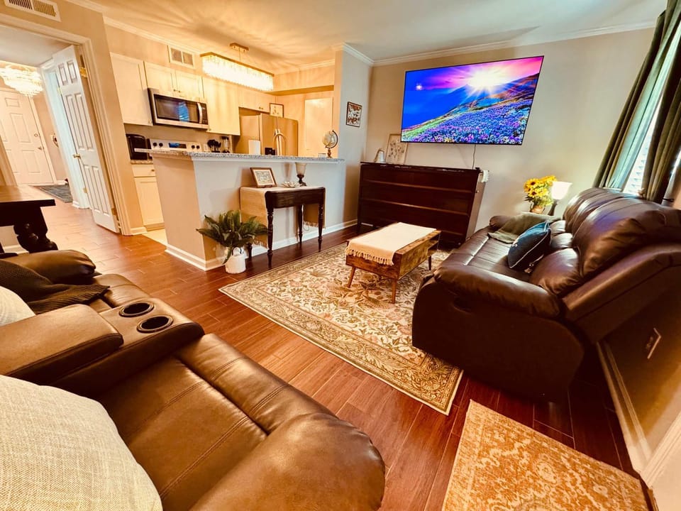 Gorgeous Condo across from Vet School House in Auburn