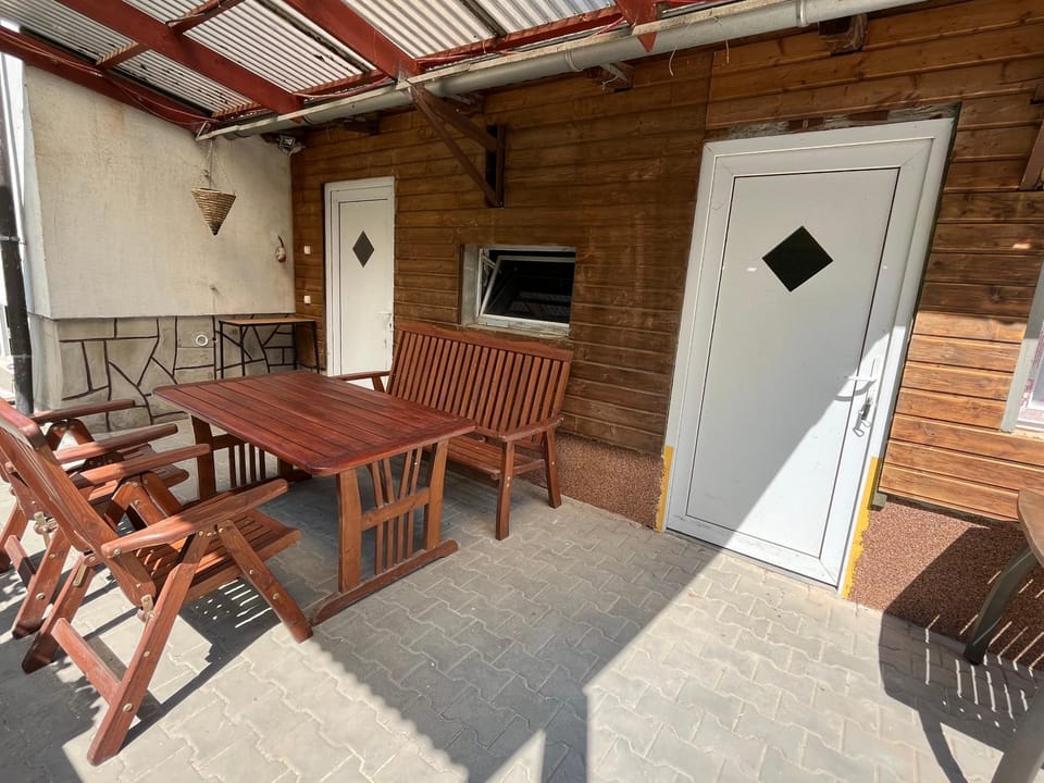 Patio, Day, Garden, Balcony/Terrace, Seating area