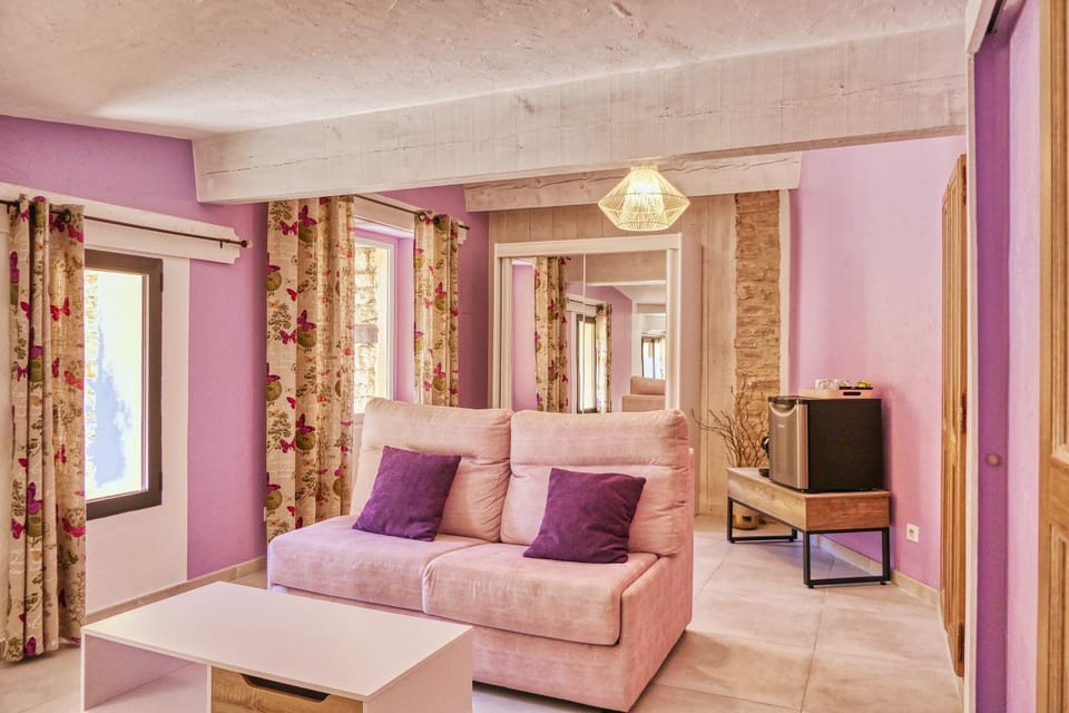 Les Chambres du Hameau Bed and Breakfast in Gordes