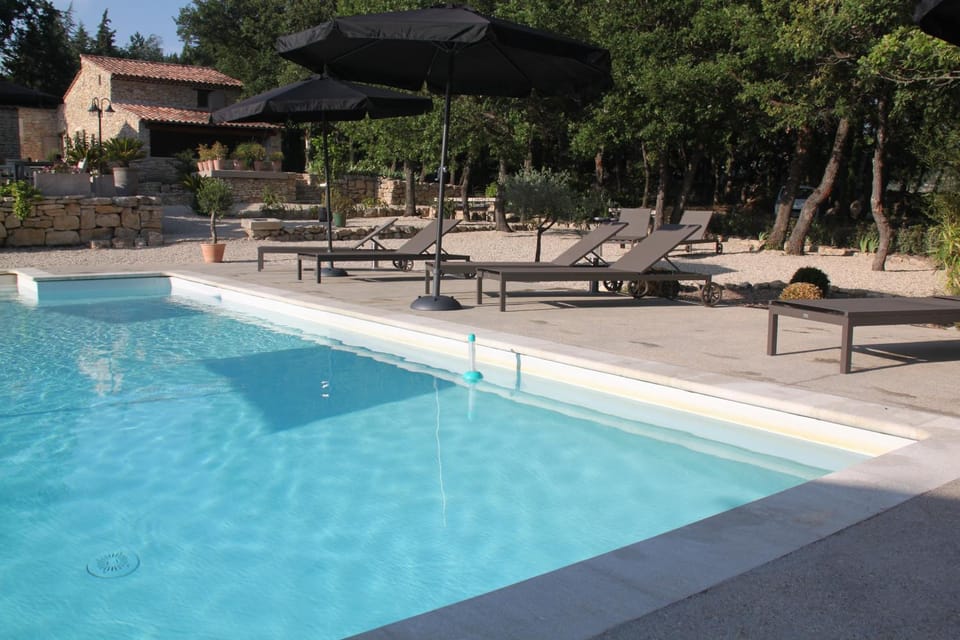 Pool view, Swimming pool, sunbed
