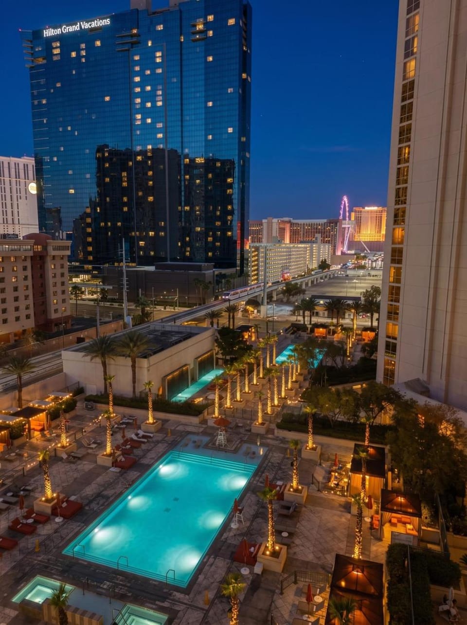 7th-Floor 1BR Suite, MGM Signature Strip Balcony, No Resort Fee Apartment in Las Vegas Strip