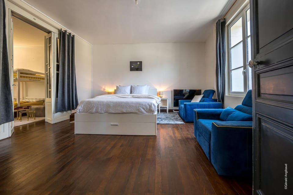 Photo of the whole room
