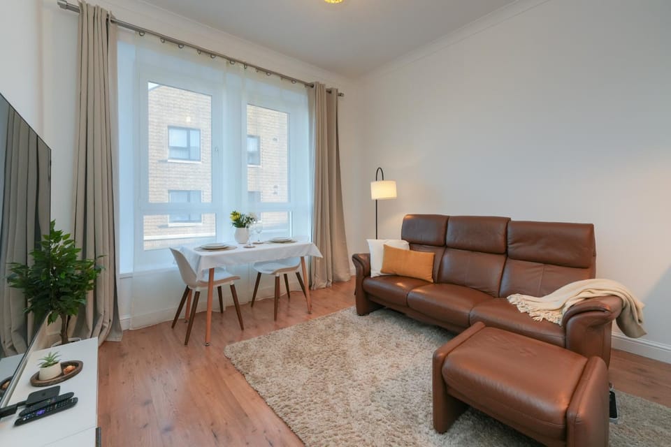 TV and multimedia, Living room, Dining area