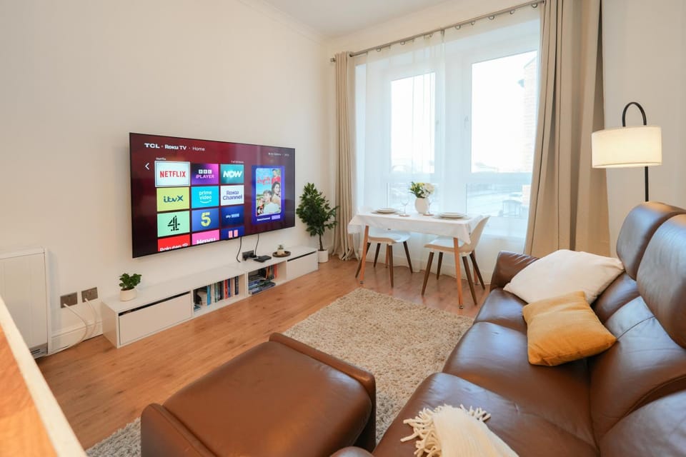 TV and multimedia, Living room, Dining area
