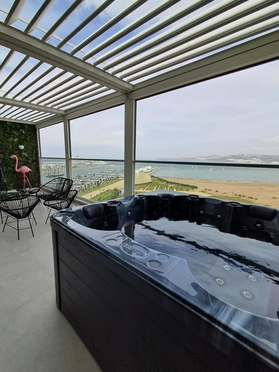 Natural landscape, Hot Tub, Balcony/Terrace, Seating area