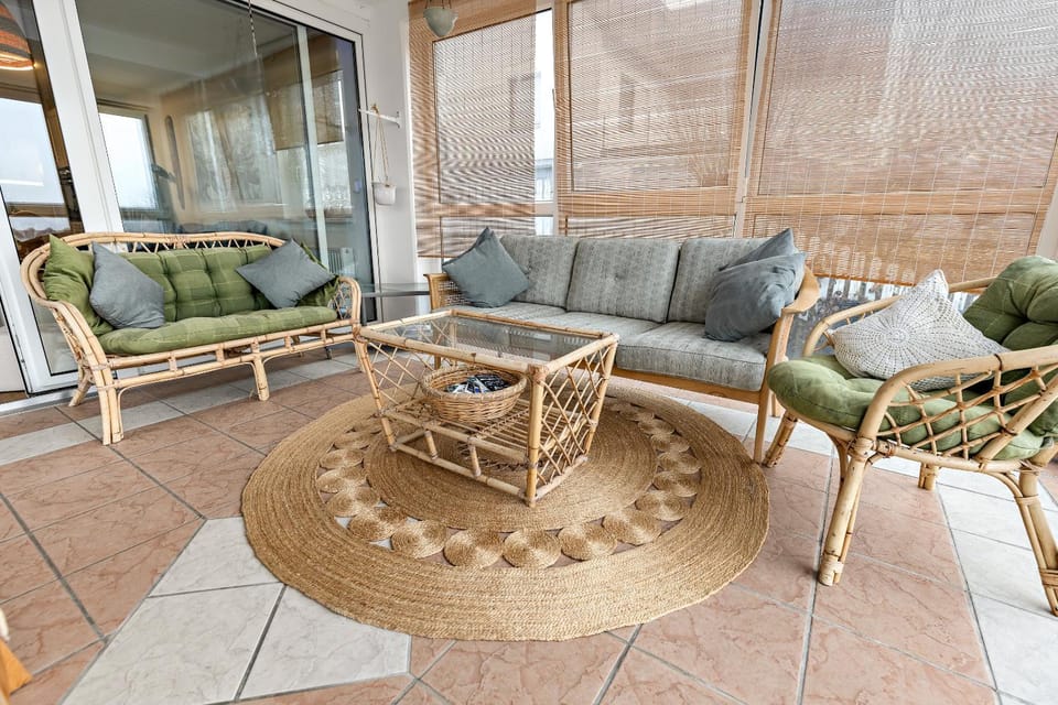 View (from property/room), Balcony/Terrace, Seating area