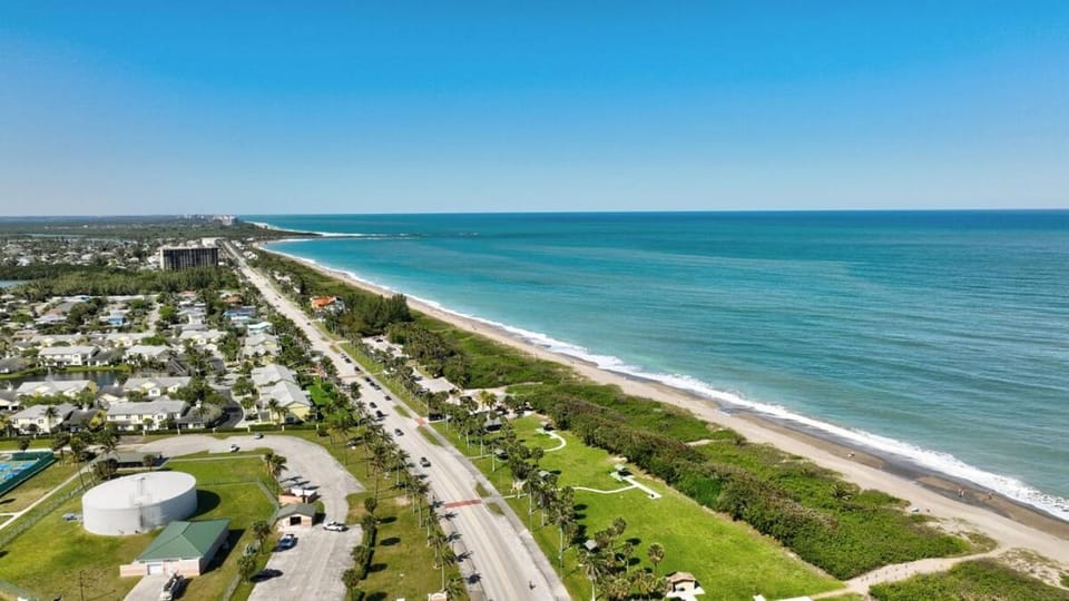 Seaside Serenity Cozy By The Sea Apartment in Fort Pierce