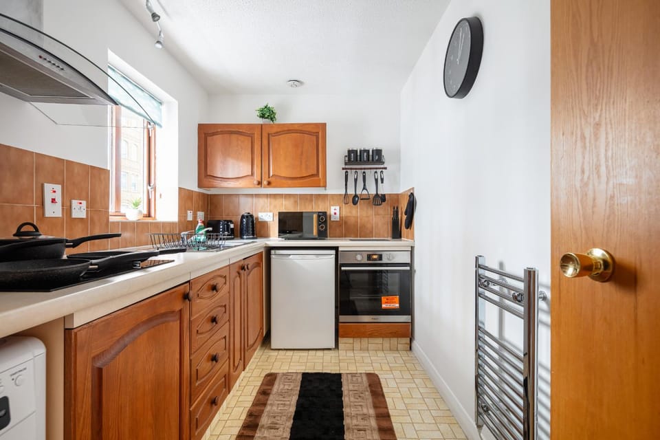 Kitchen or kitchenette, kitchen