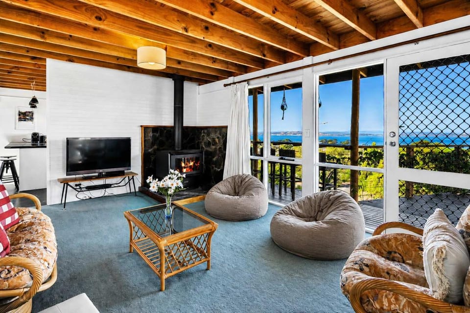 Ocean Views 20kms from CBD Sleeps 10 House in Tasmania
