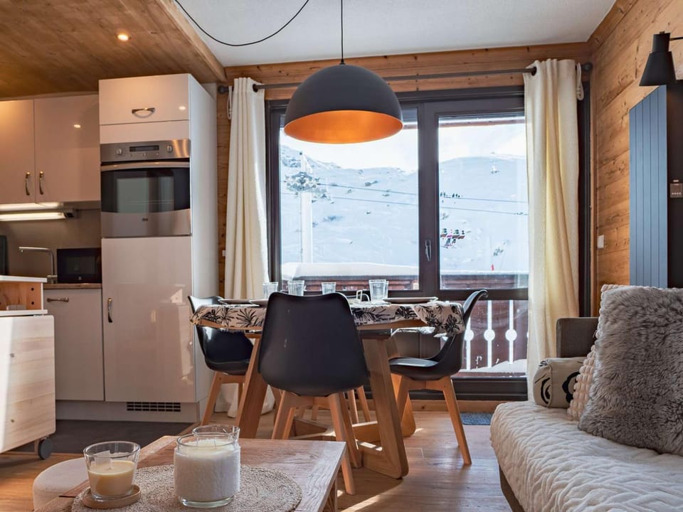 Confort moderne à Val Thorens – 5 pers, skis aux pieds, quartier calme - FR-1-637-87 Apartment in Les Allues