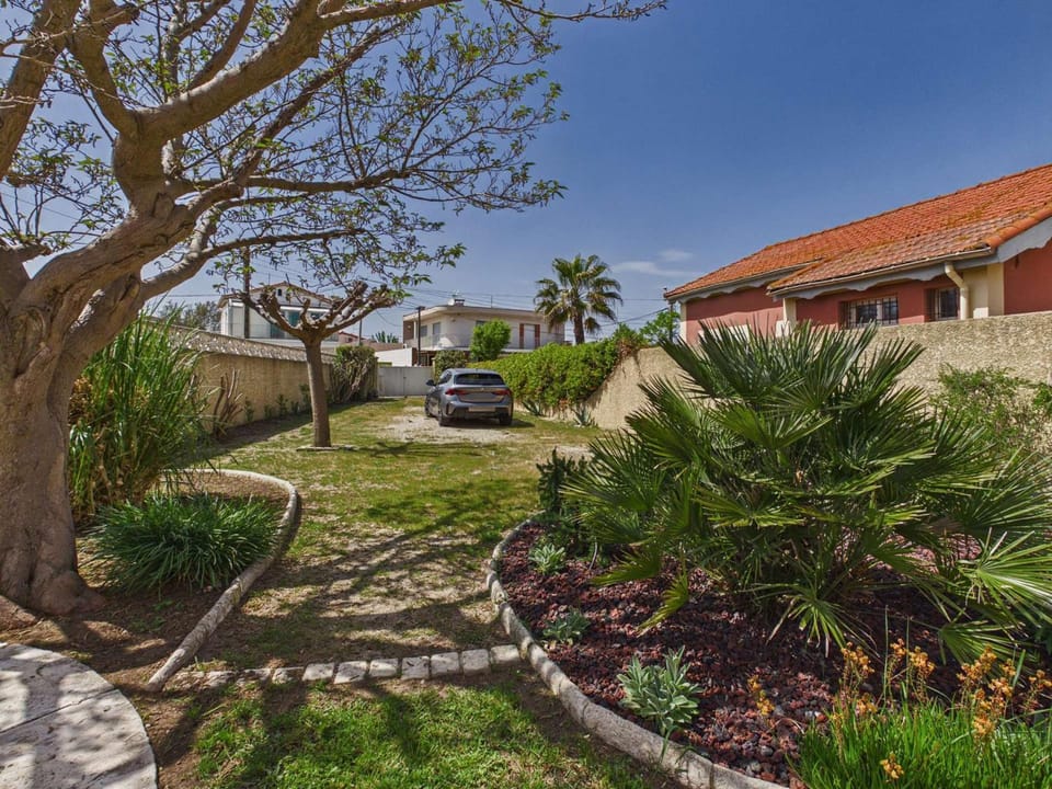 Maison 4 chambres proche mer, jardin et terrasse - FR-1-423-322 House in Agde