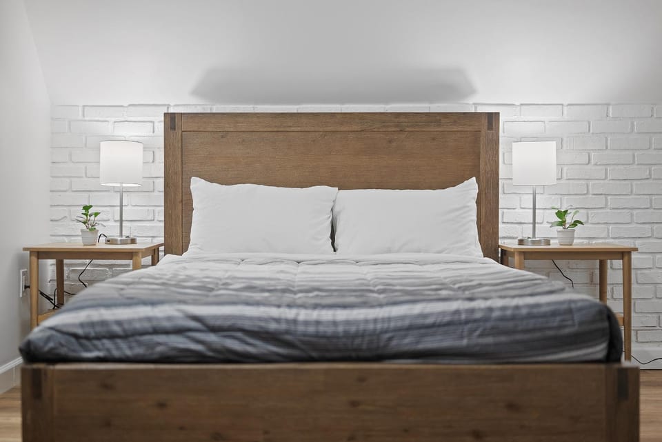 Shadyside, Pittsburgh !I Modern and Bright Private Bedroom with Shared Bathroom Vacation rental in Shadyside