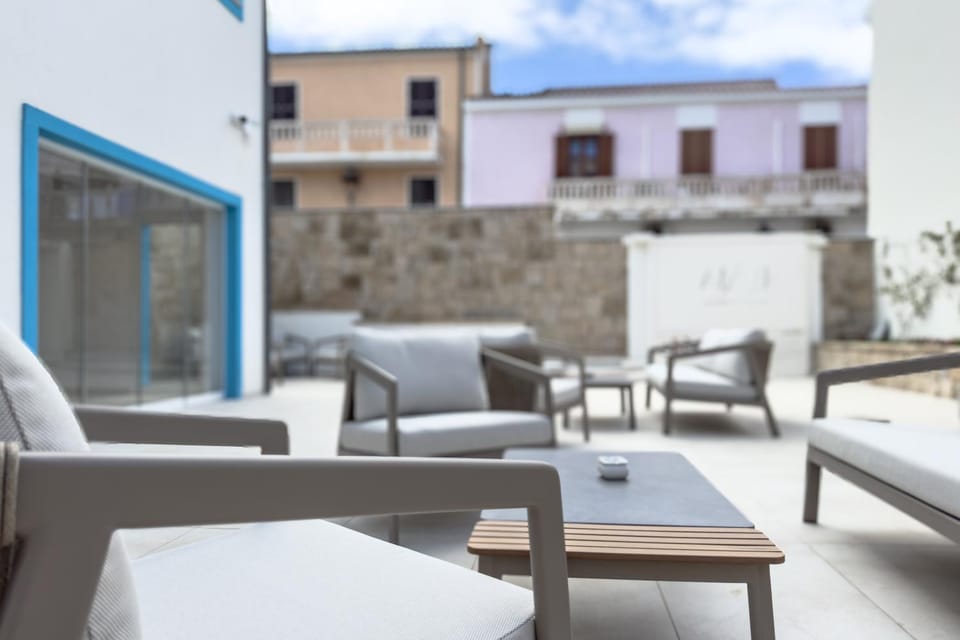 Property building, Day, Seating area, Inner courtyard view, Internal: Not applicable to any particular room