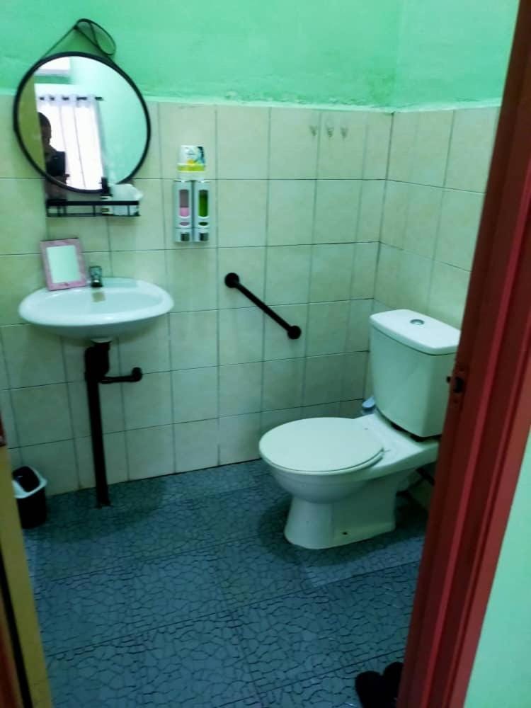 Comfy Transit Tawau-Semporna Vacation rental in Sabah