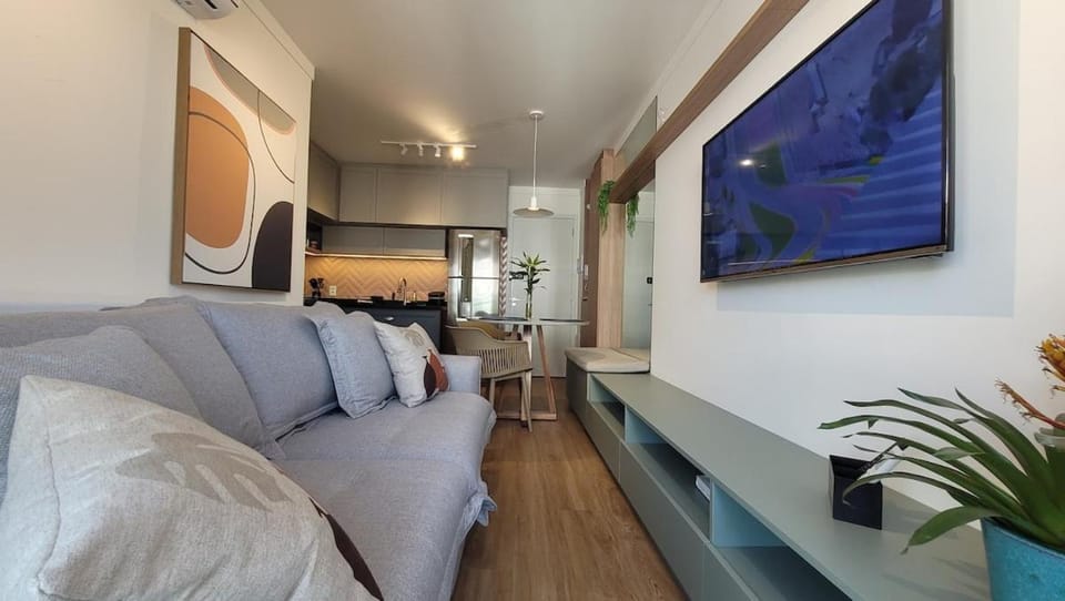 TV and multimedia, Living room, Seating area, air conditioner