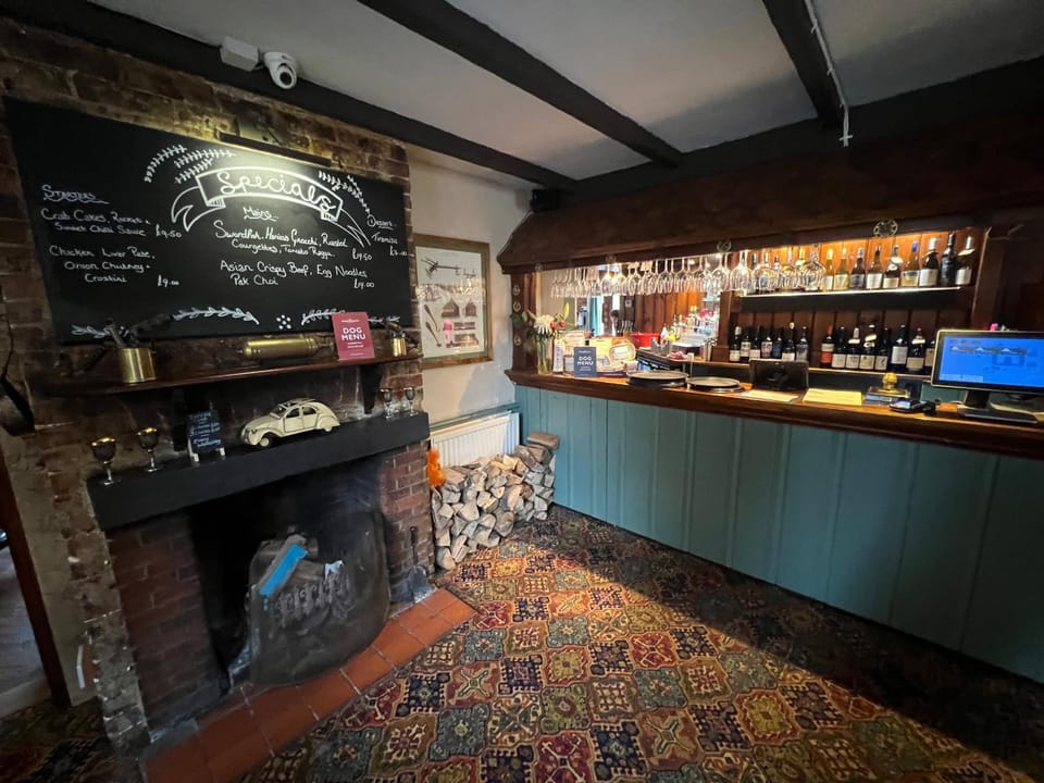 The George Inn, 20-25 mins from Goodwood FoS Luxury tent in Chichester District