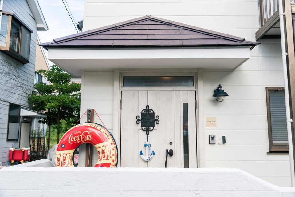 Property building, Facade/entrance, Day