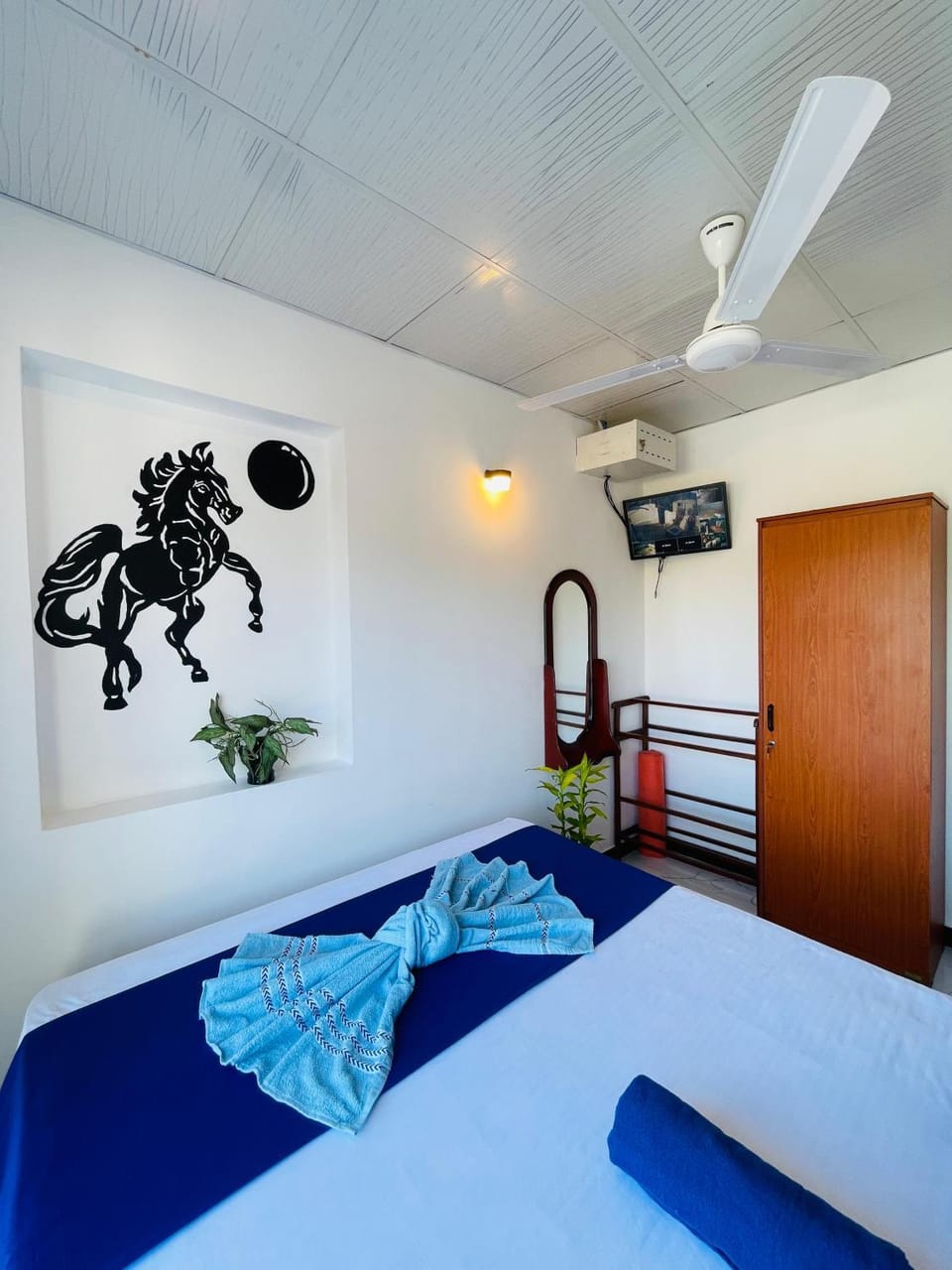 Photo of the whole room, air conditioner