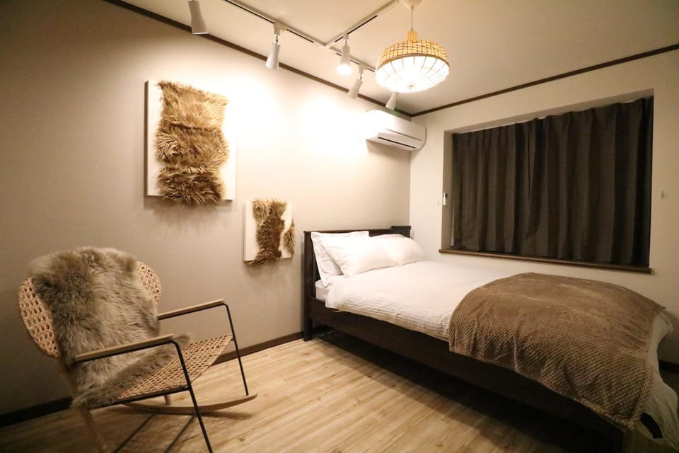 Bed, Photo of the whole room, Bedroom, air conditioner