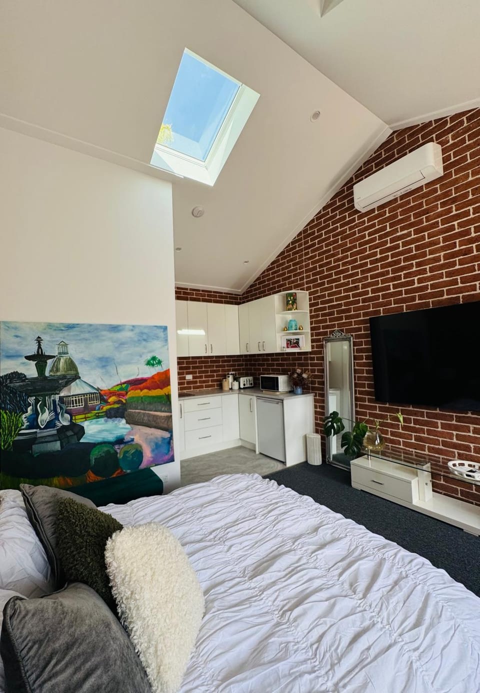 Photo of the whole room