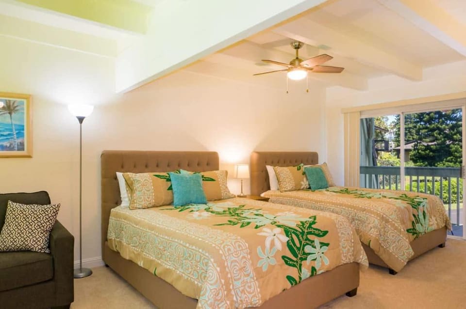 Walk to the Beach and Westin Sleeps 6 House in Princeville