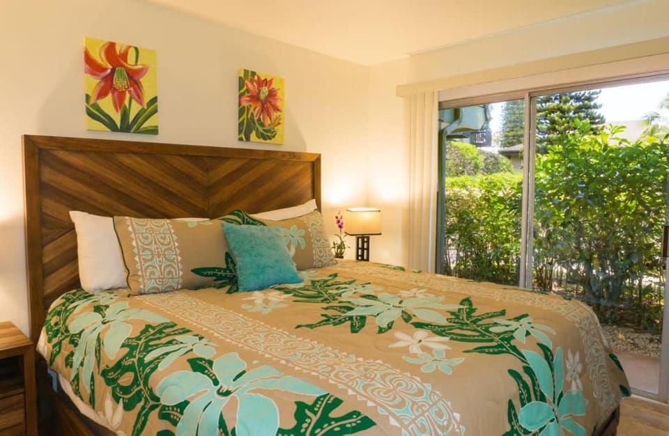 Walk to the Beach and Westin Sleeps 6 House in Princeville