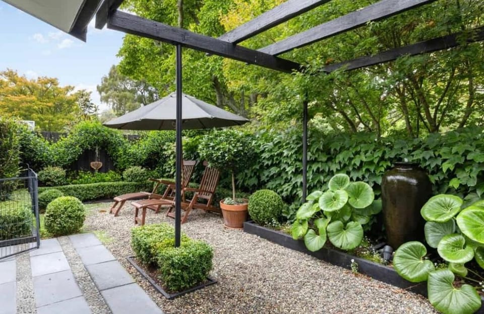 Royalty on Princes House in Cambridge