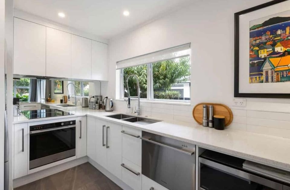 Royalty on Princes House in Cambridge