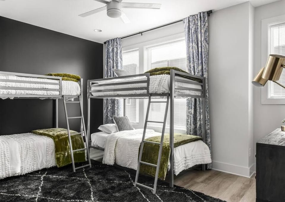 House of Many Records - Brand New Spacious Luxury House in East Nashville