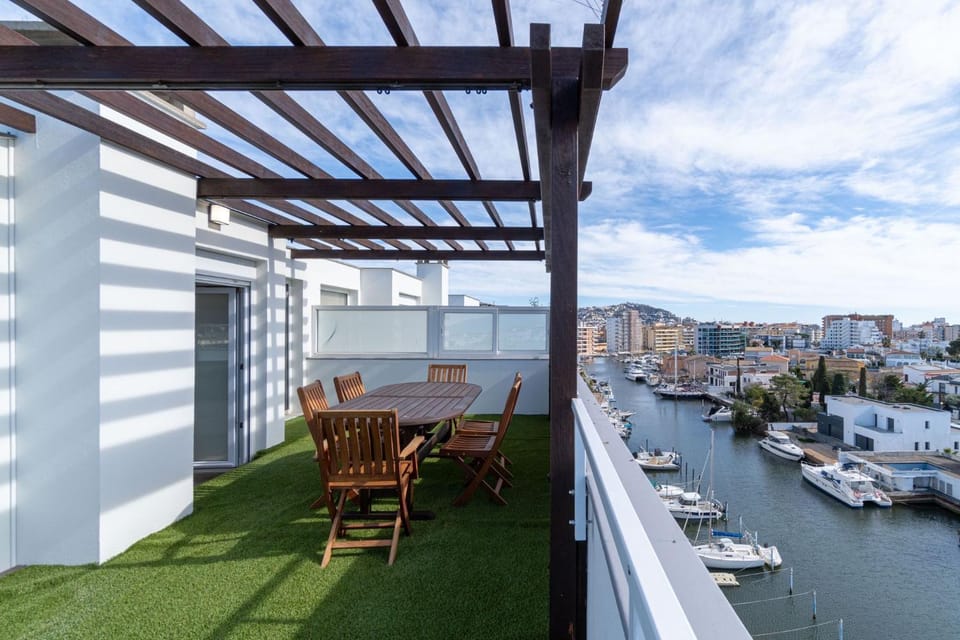 View (from property/room), Balcony/Terrace