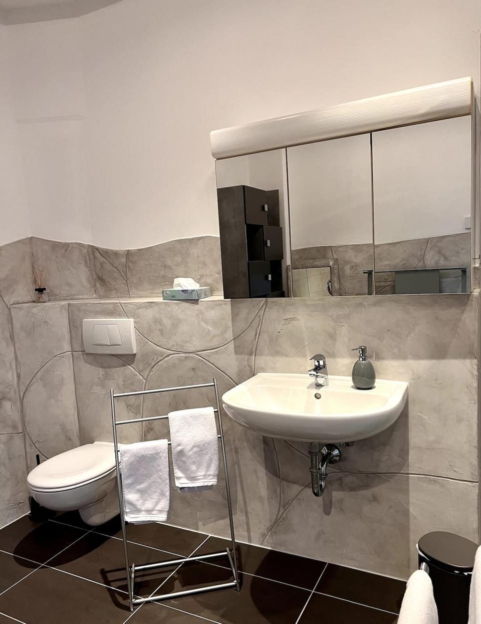 Toilet, Bathroom, towels