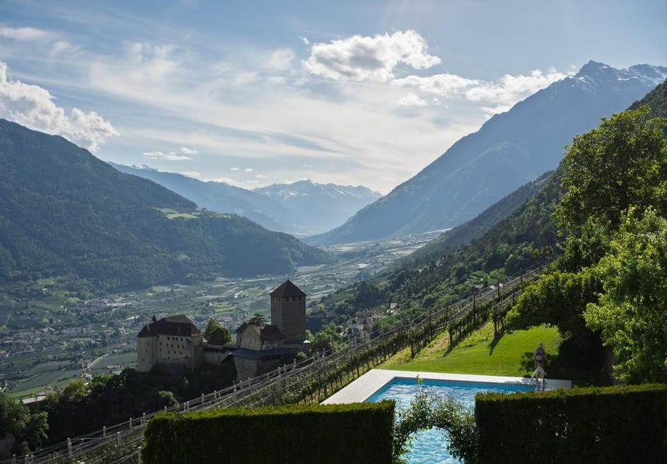 View (from property/room), Balcony/Terrace, Landmark view, Swimming pool