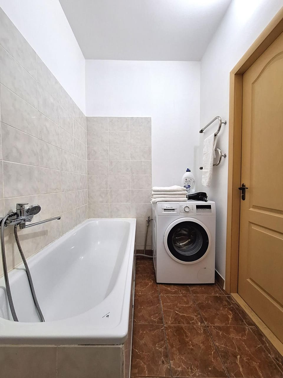 Bathroom, Bath, hair dryier, washing machine, dryer