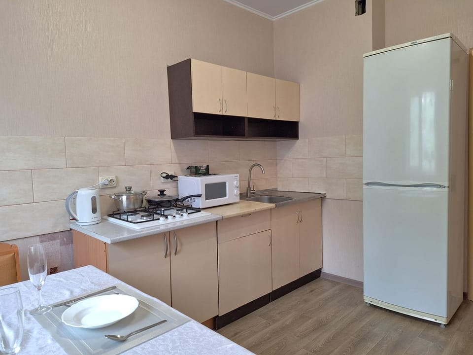 Coffee/tea facilities, Kitchen or kitchenette, microwave, minibar, oven, pet friendly, stove