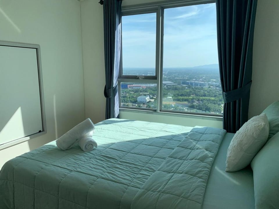 Bed, Natural landscape, Photo of the whole room, Bedroom